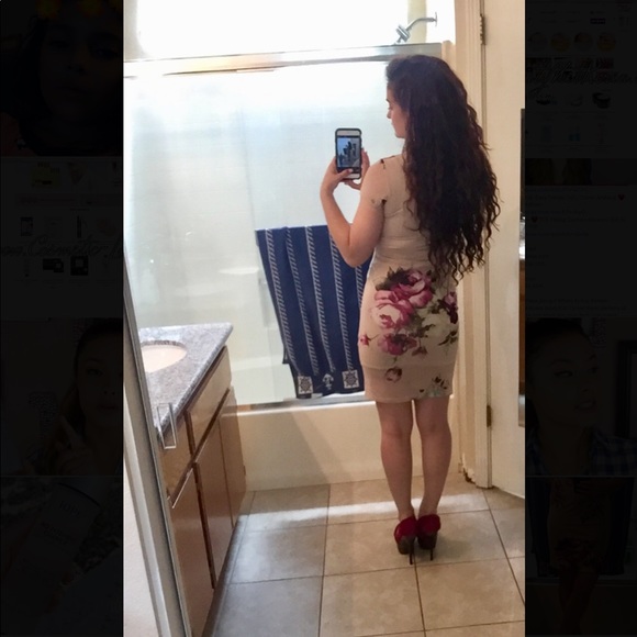 Fashion Magazine Floral Dress - Picture 5 of 6